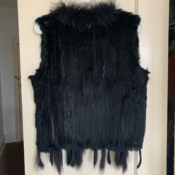 Real Rabbit Fur vest with Raccoon collar - Picture 6 of 7